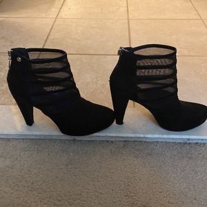 Women’s Black Guess ankle boots, Size 8M